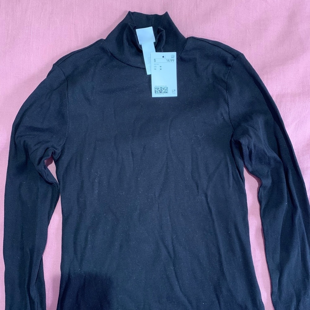 Black H&M turtleneck